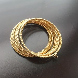 Slinky gold tone bracelet💫✨💫